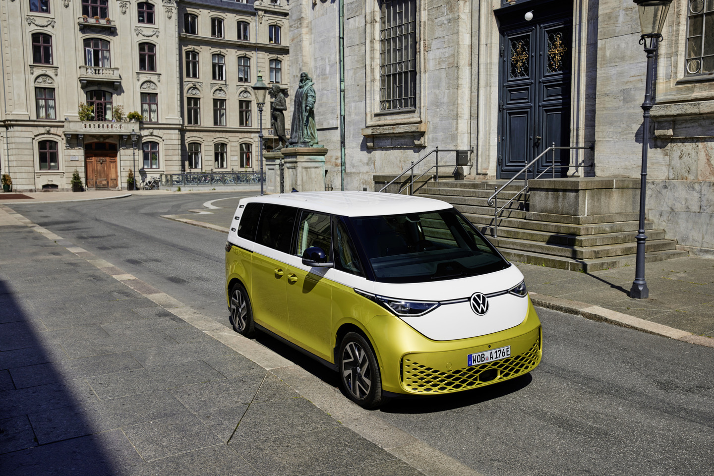 Der neue ID. Buzz und der neue ID. Buzz Cargo Porsche Holding newsroom