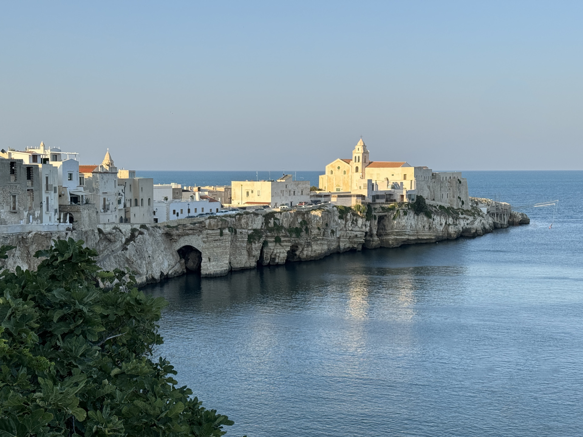 Vieste beeindruckt mit dem historischen Stadtkern und klassischem Charme, umrandet mit großen und kleinen Stränden