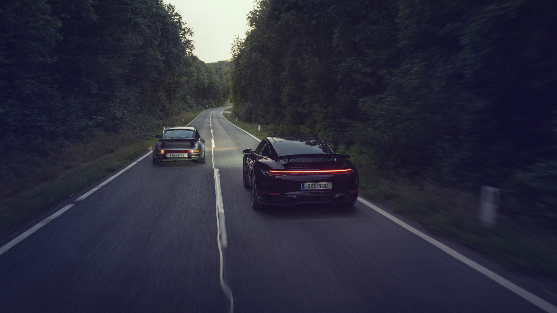 Hinten anstellen! Ob mit 300 PS damals oder mit 650 PS heute: Der 911 Turbo ist nur dann einzufangen, wenn sein Fahrer das möchte.