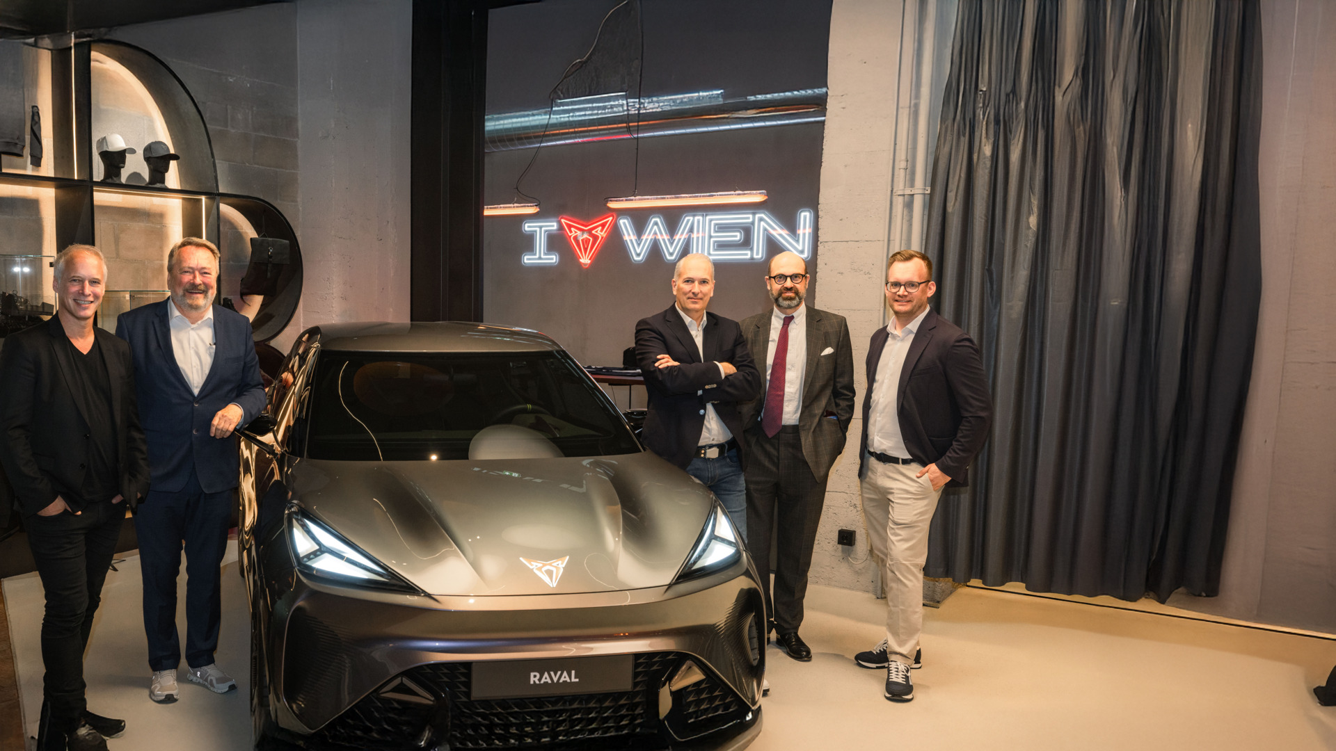 01_CUPRA City Garage 2.JPG