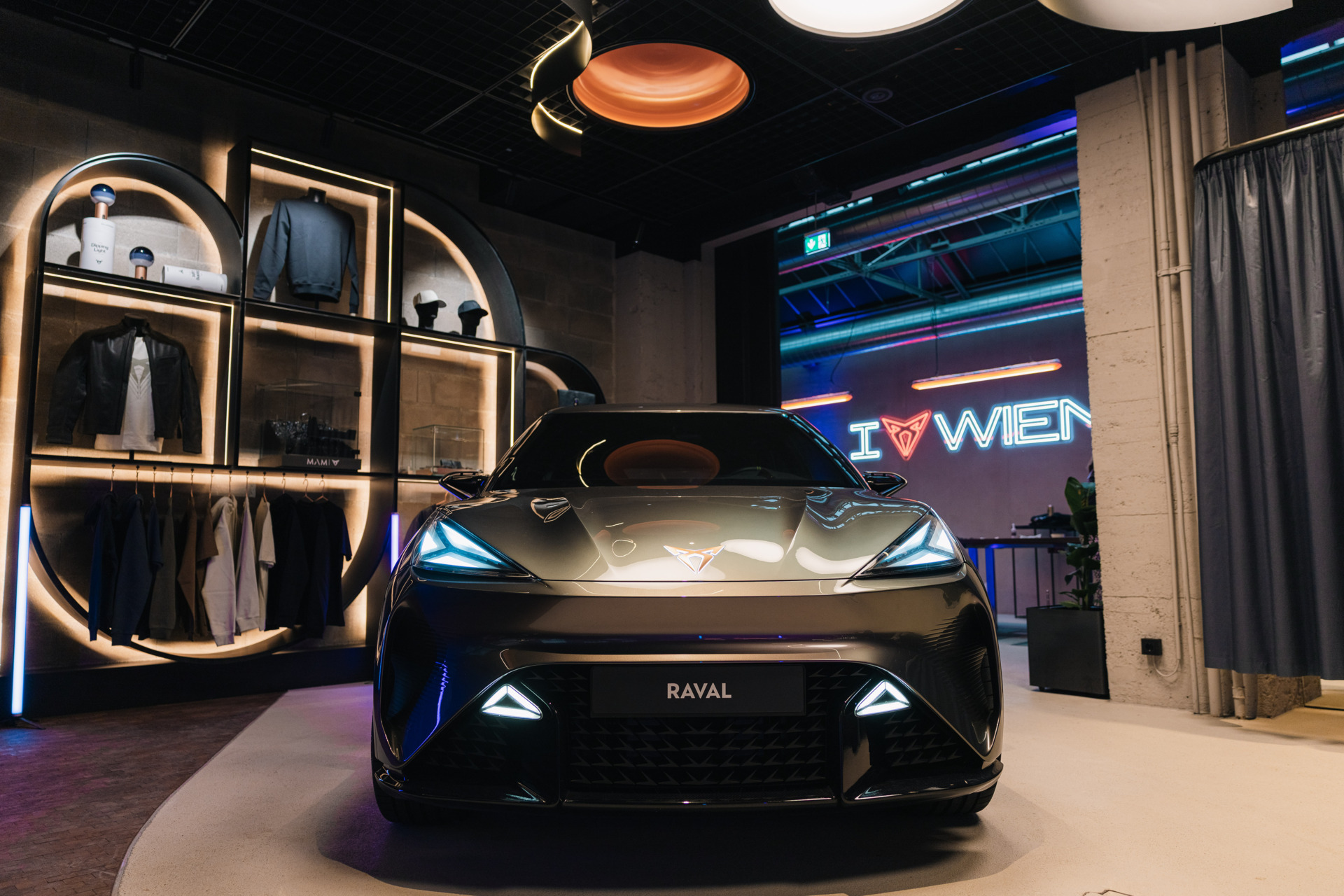 09_CUPRA City Garage.jpg