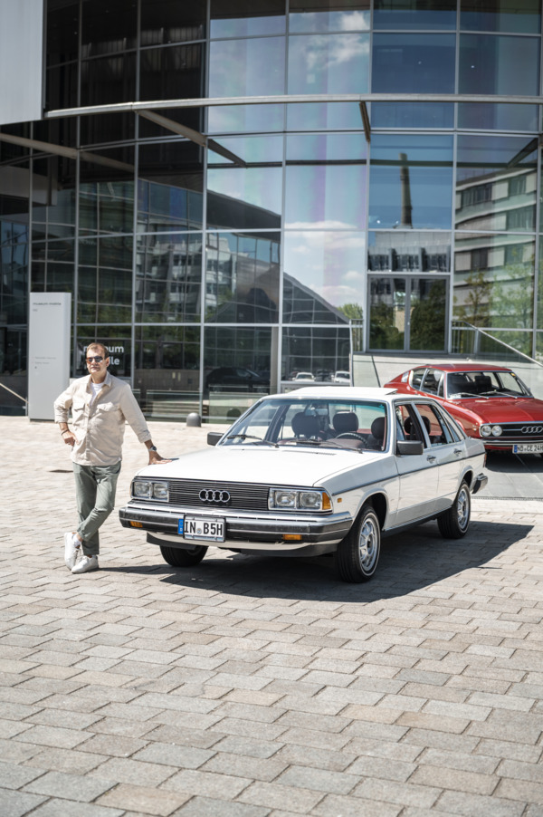 Audi 5000 S (C2) – Interieurklassiker in Bordeaux
