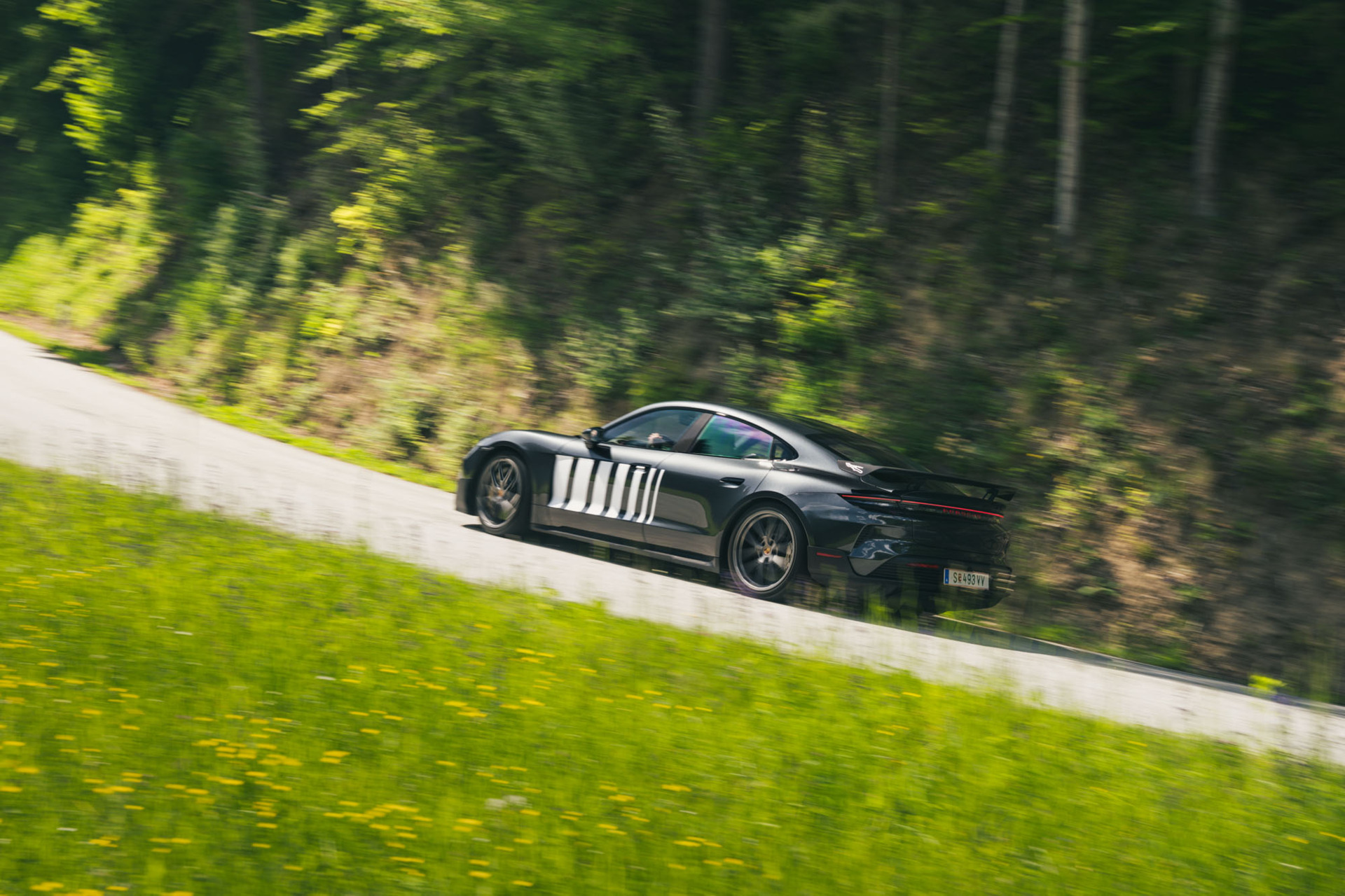 2_Porsche Taycan Turbo GT Die hohe Kunst der Zurückhaltung.JPG
