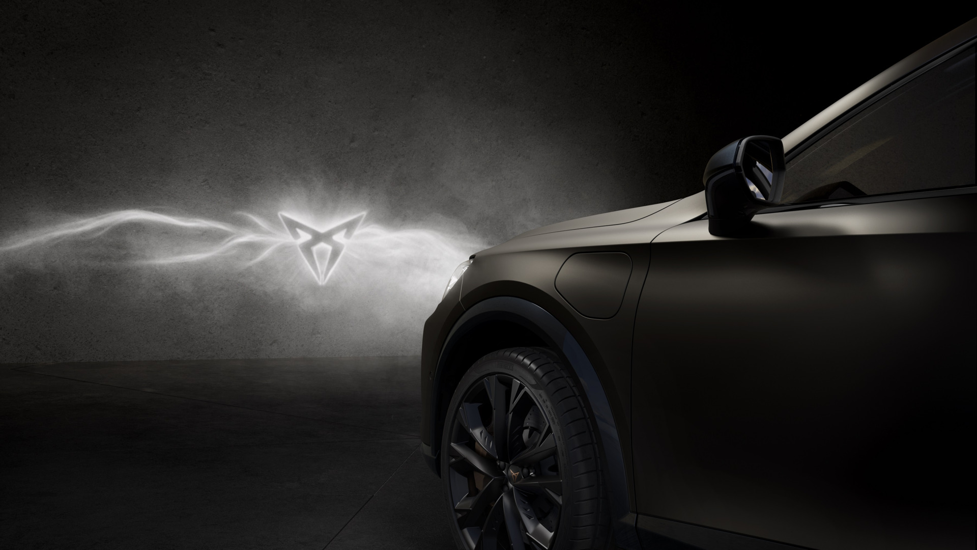 01_CUPRA-upgrades-Formentor-and-Leon-with-Matrix-LED-Ultra-headlights-Front-Cross-Traffic-Assist-and-new-Dark-Void-colour_01_HQ.jpg