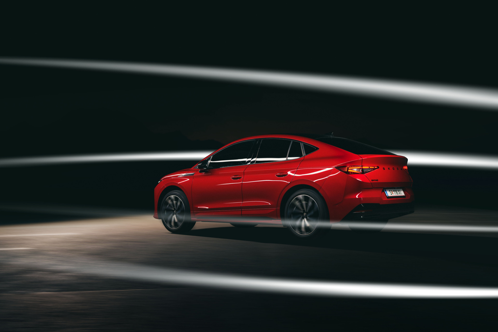 09_Škoda Enyaq Coupé vom Wind geformt.jpg